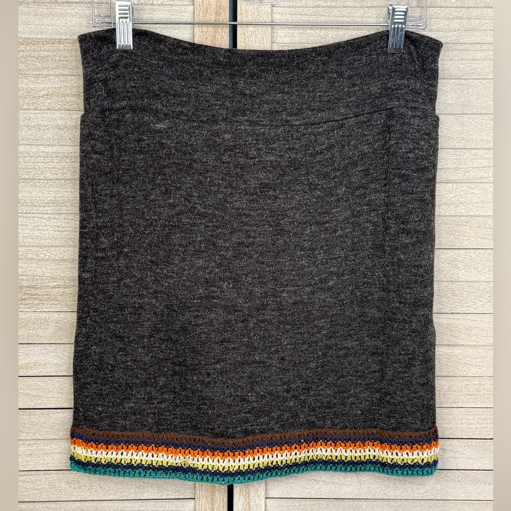 OB2-12 Stretchy Boho Pull On Sweater Skirt Gray w Colorful Crochet Trim-Medium